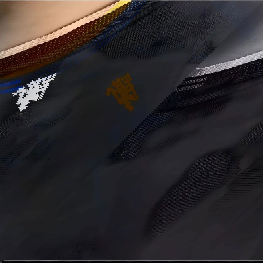 Manchester United 25/26 Third Jersey - Image 3